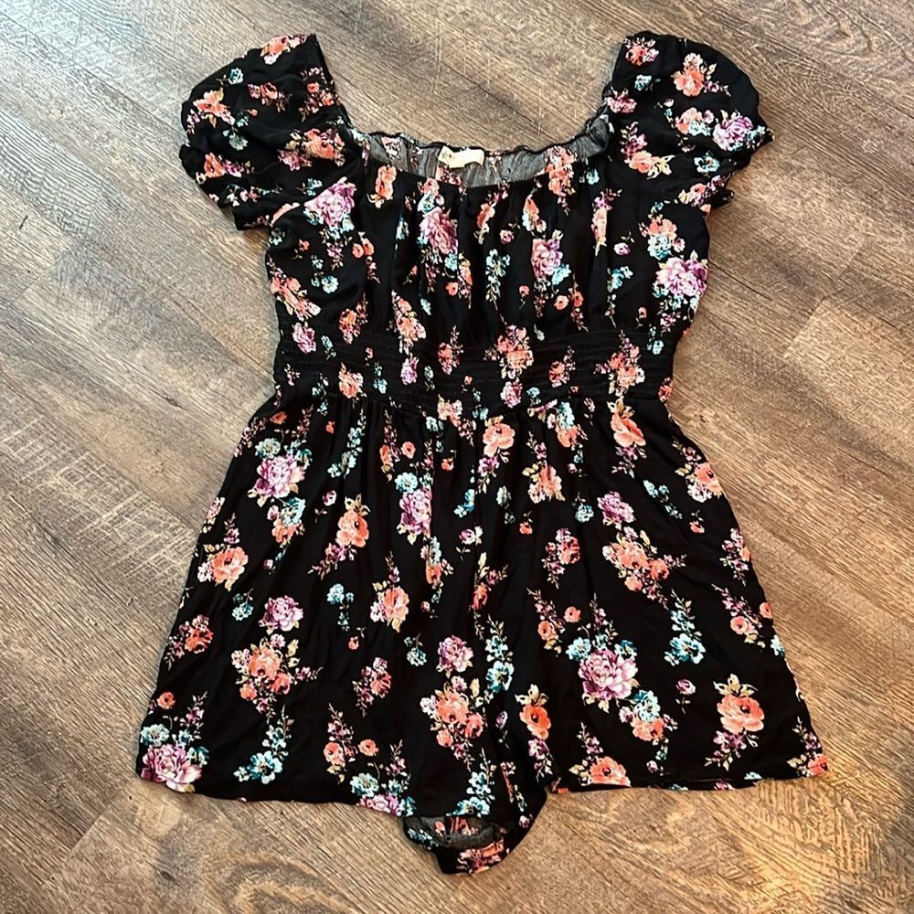Jolt Black Floral Romper Women’s Large Puff Sleeve Smocked Boho Rayon - Picture 2 of 9